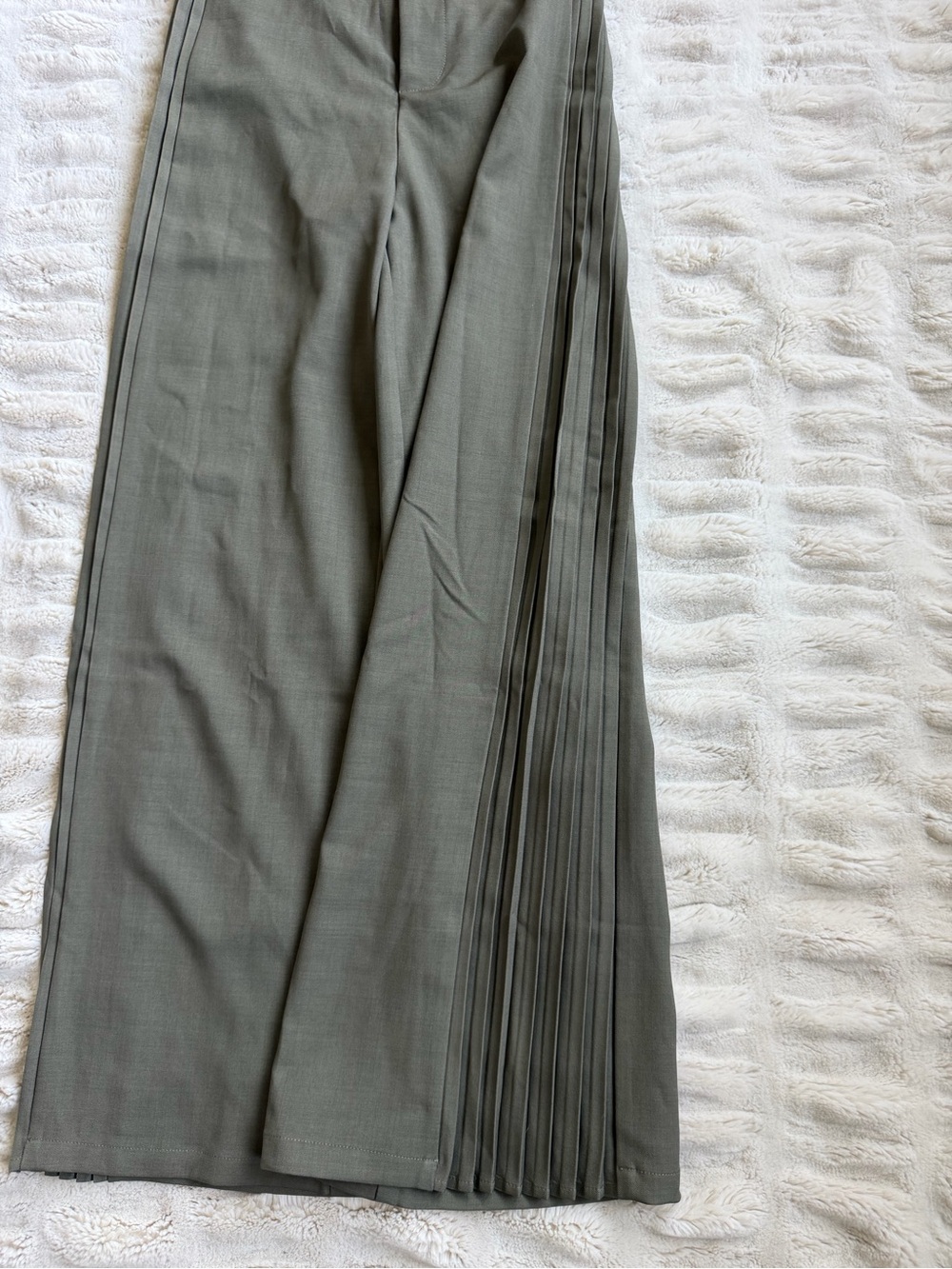 Commense Side Pleated Wide-Leg Pants in Army Green Size XS - Picture 5 of 6